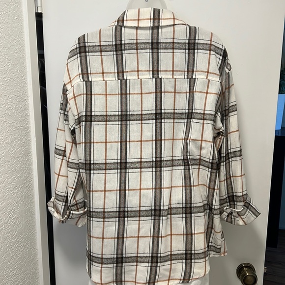 Plaid button down shirts - Picture 2 of 2